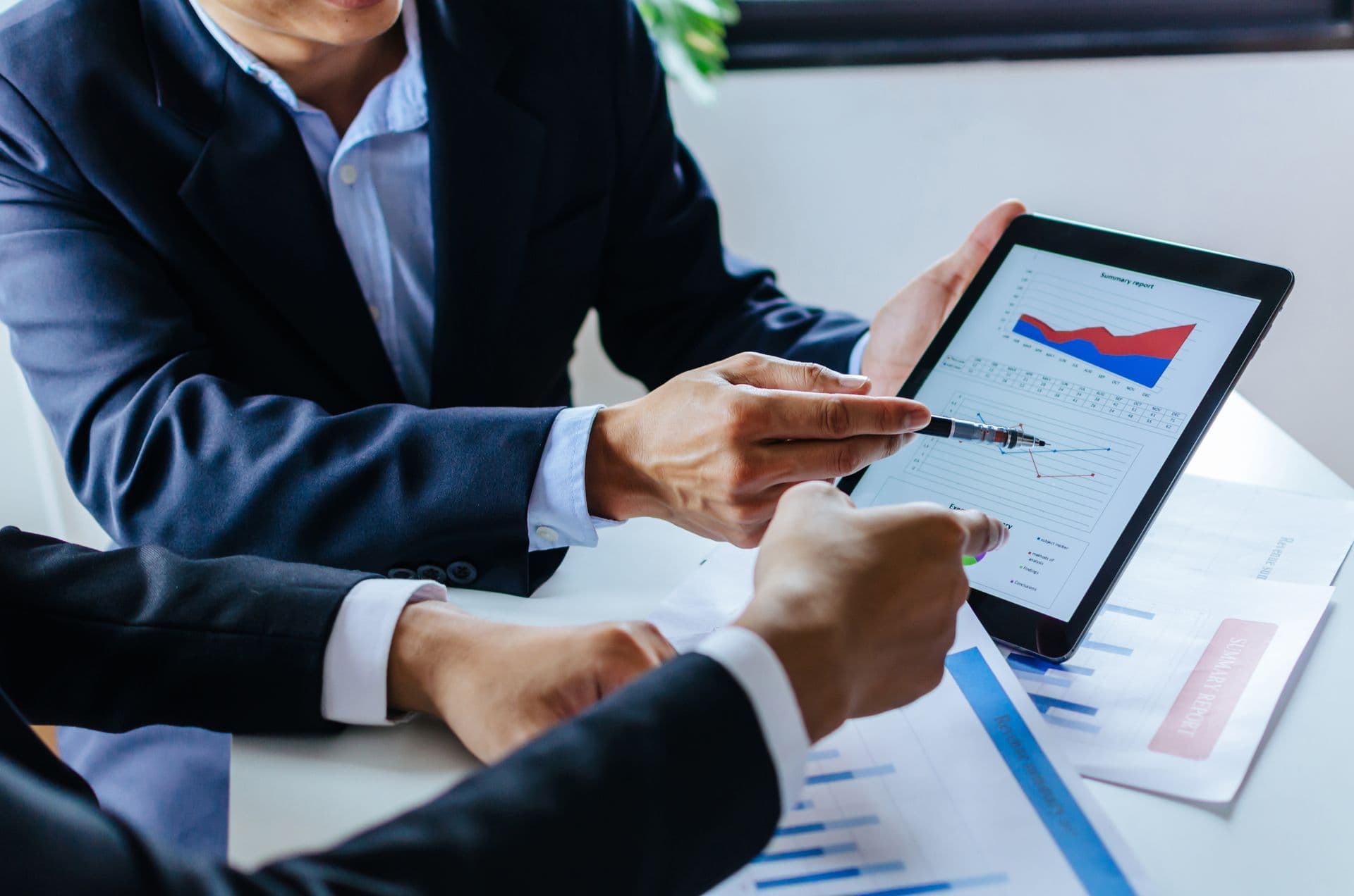 NUA for GM Retirees: The Company-Stock Tax Strategy a Standard 401(k) Rollover Can Forfeit